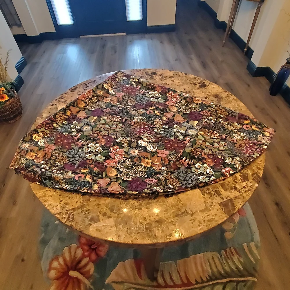 Liberty of London Round (eliptical) Tablecloth *Read L👀K Summer Fall BRIDGERTON
